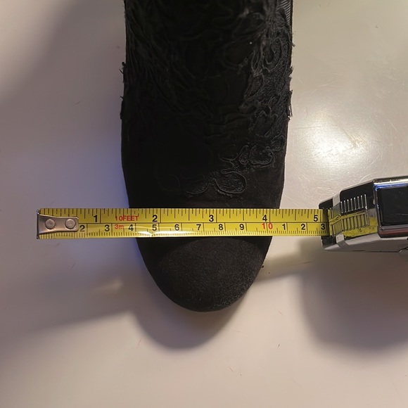 Black boots - Picture 9 of 10